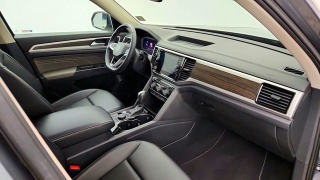 2023 Volkswagen Atlas 2.0T SE w/Technology 4MOTION w/ Black Wheel Package - 23082868 - 23