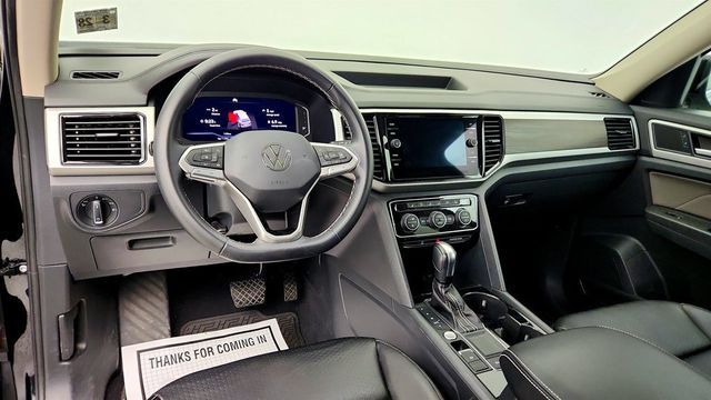 2023 Volkswagen Atlas 2.0T SE w/Technology FWD w/ Panoramic Sunroof & Black Wheels - 23041509 - 11