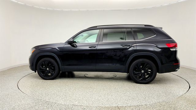2023 Volkswagen Atlas 2.0T SE w/Technology FWD w/ Panoramic Sunroof & Black Wheels - 23041509 - 7
