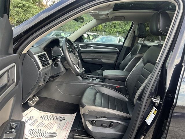 2023 Volkswagen Atlas V6 SEL Premium R-Line photo 13