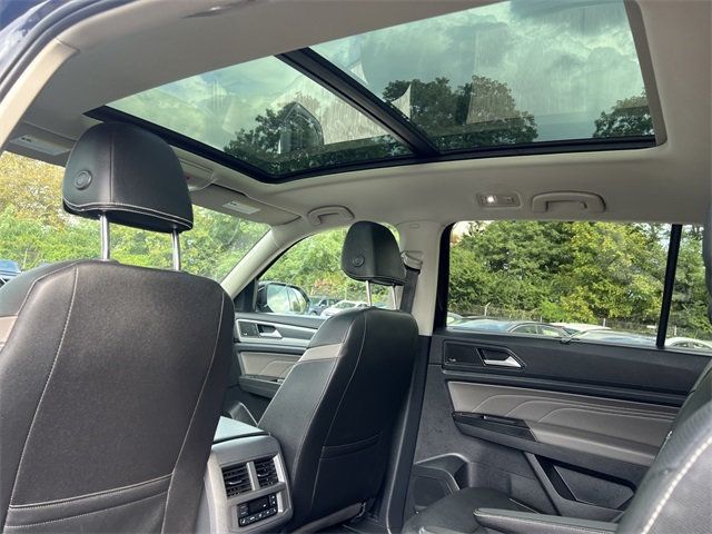 2023 Volkswagen Atlas V6 SEL Premium R-Line photo 16