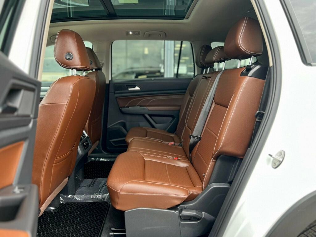 2023 Volkswagen Atlas 3.6L V6 SEL R-Line Black 4MOTION - 23079026 - 18
