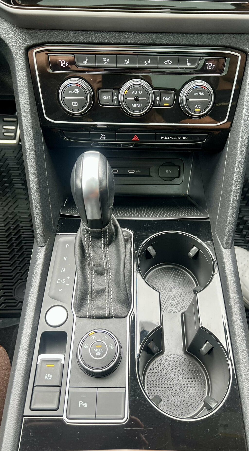 2023 Volkswagen Atlas 3.6L V6 SEL R-Line Black 4MOTION - 23079026 - 30