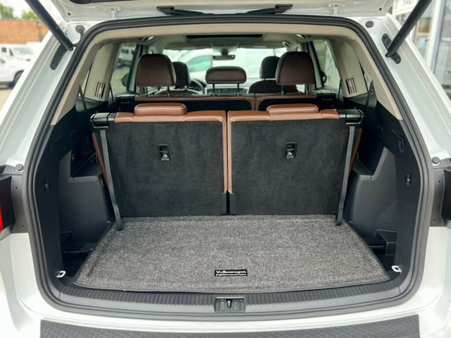 2023 Volkswagen Atlas 3.6L V6 SEL R-Line Black 4MOTION - 23079026 - 7
