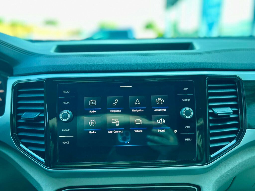 2023 Volkswagen Atlas 3.6L V6 SE w/Technology 4MOTION - 23044259 - 25