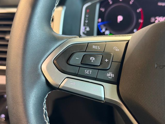 2023 Volkswagen Atlas 3.6L V6 SE w/Technology 4MOTION - 23019745 - 25