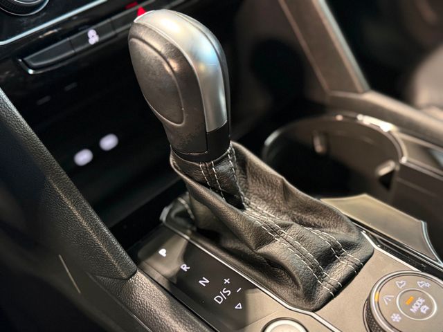 2023 Volkswagen Atlas 3.6L V6 SE w/Technology 4MOTION - 23019745 - 31