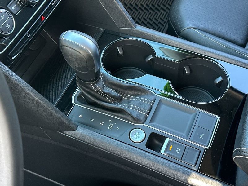 2023 Volkswagen Atlas 3.6L V6 SE w/Technology FWD - 22967784 - 17