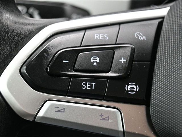 2023 Volkswagen Atlas 3.6L V6 SE w/Technology FWD - 22954279 - 24