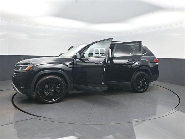 2023 Volkswagen Atlas 3.6L V6 SE w/Technology FWD - 22954279 - 37