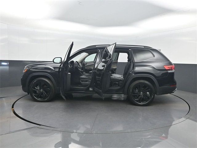 2023 Volkswagen Atlas 3.6L V6 SE w/Technology FWD - 22954279 - 40