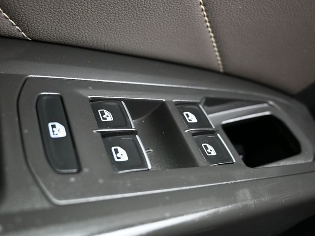 2023 Volkswagen Atlas 3.6L V6 SE w/Technology FWD - 22992536 - 28