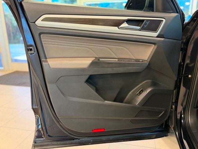 2023 Volkswagen Atlas 3.6L V6 SE w/Technology FWD - 23049810 - 17