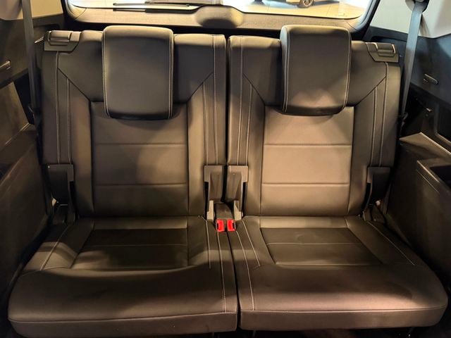 2023 Volkswagen Atlas 3.6L V6 SE w/Technology FWD - 23049810 - 21