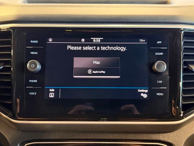 2023 Volkswagen Atlas 3.6L V6 SE w/Technology FWD - 23049810 - 28