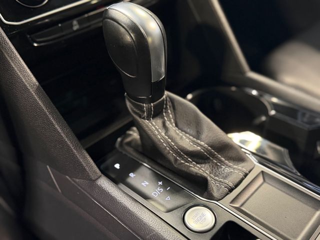2023 Volkswagen Atlas 3.6L V6 SE w/Technology FWD - 23049810 - 32