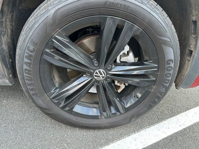 2023 Volkswagen Atlas Cross Sport 2.0T SEL R-Line Black 4MOTION - 23022171 - 17