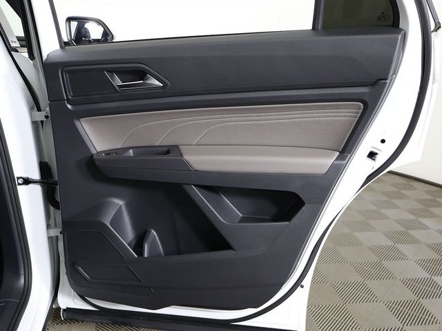 2023 Volkswagen Atlas Cross Sport 2.0T SEL R-Line Black 4MOTION - 23001147 - 28