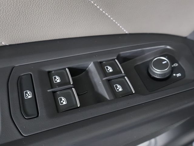 2023 Volkswagen Atlas Cross Sport 2.0T SEL R-Line Black 4MOTION - 23001147 - 41