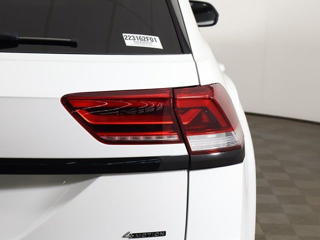2023 Volkswagen Atlas Cross Sport 2.0T SEL R-Line Black 4MOTION - 23006955 - 17