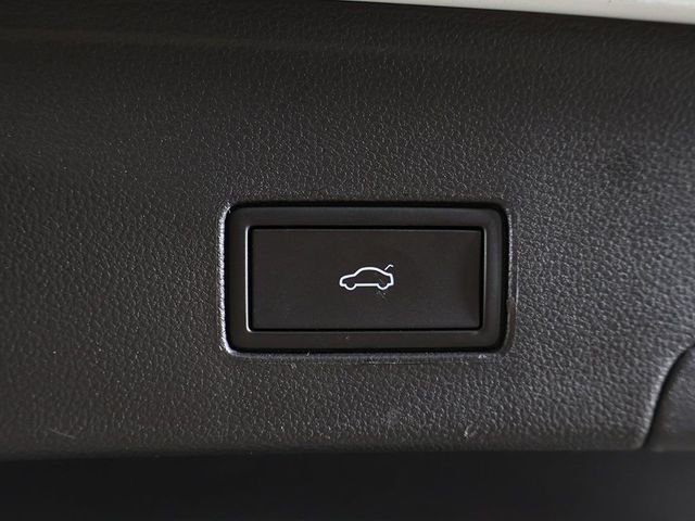 2023 Volkswagen Atlas Cross Sport 2.0T SEL R-Line Black 4MOTION - 23006955 - 21