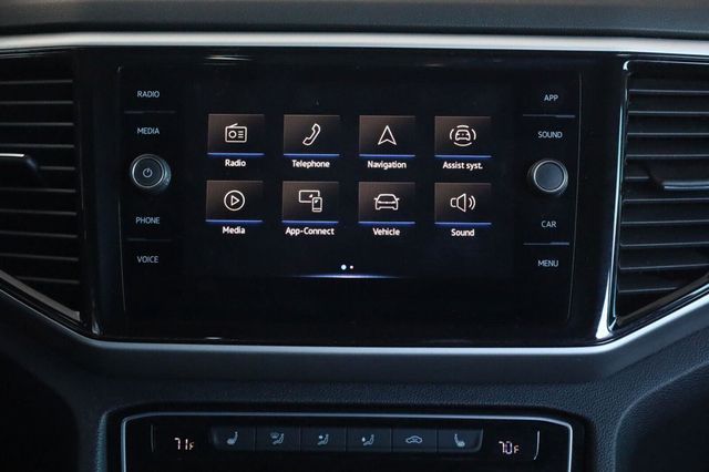 2023 Volkswagen Atlas Cross Sport 2.0T SE w/Technology - 23093859 - 38