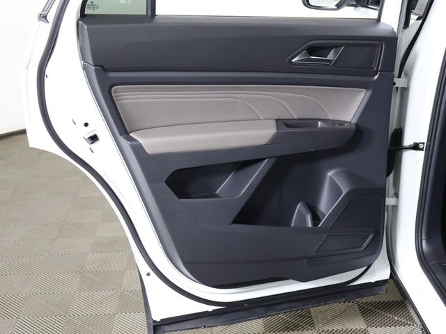 2023 Volkswagen Atlas Cross Sport 2.0T SE w/Technology 4MOTION - 22995542 - 24