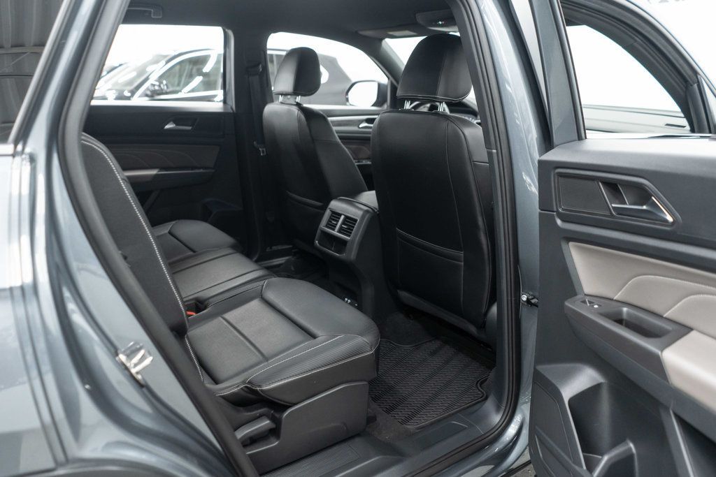 Volkswagen Atlas Cross Sport photo 12