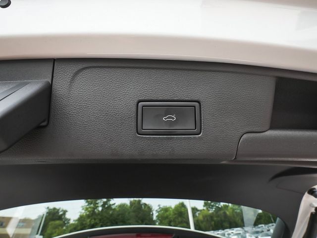 2023 Volkswagen Atlas Cross Sport 3.6L V6 SE w/Technology - 23077931 - 47