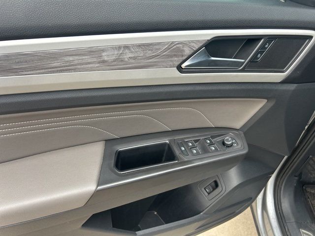 2023 Volkswagen Atlas Cross Sport 3.6L V6 SE w/Technology 4MOTION - 22978128 - 8