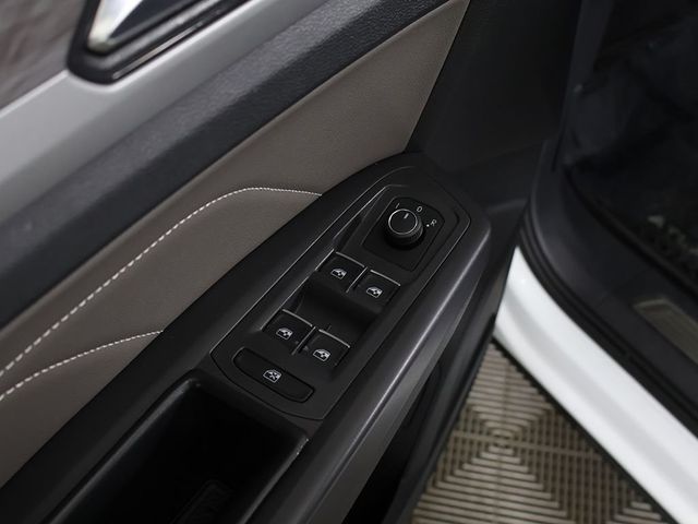 2023 Volkswagen Atlas Cross Sport 3.6L V6 SE w/Technology 4MOTION - 23030742 - 38