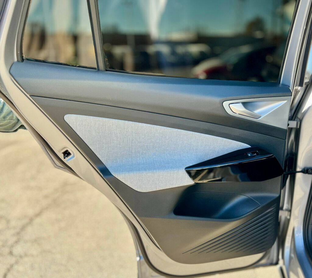 2023 Volkswagen ID.4 PRO - 22945769 - 13