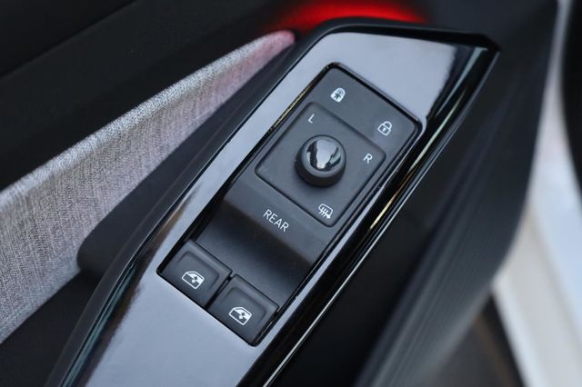 2023 Volkswagen ID.4 Pro - 23042939 - 41