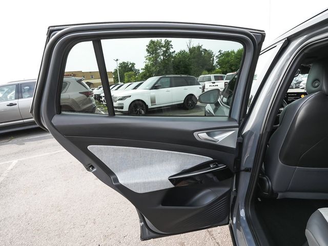 2023 Volkswagen ID.4 Pro - 23077982 - 16