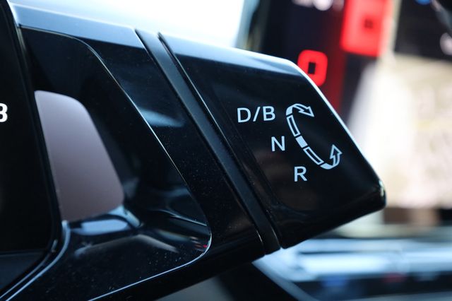 2023 Volkswagen ID.4 Pro RWD - 23012330 - 32