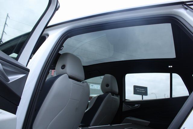2023 Volkswagen ID.4 Pro S photo 25