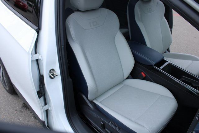2023 Volkswagen ID.4 Pro S photo 32