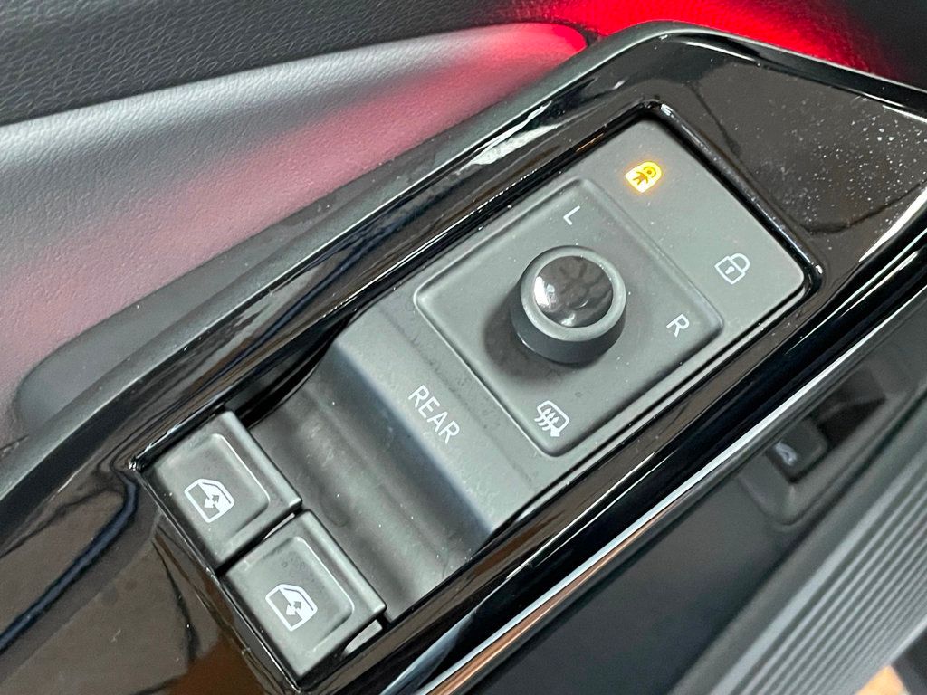 2023 Volkswagen ID.4 Pro S AWD w/SK On Battery - 22957269 - 16