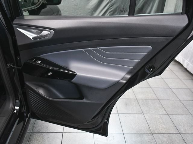 2023 Volkswagen ID.4 Pro S Plus - 23003064 - 13