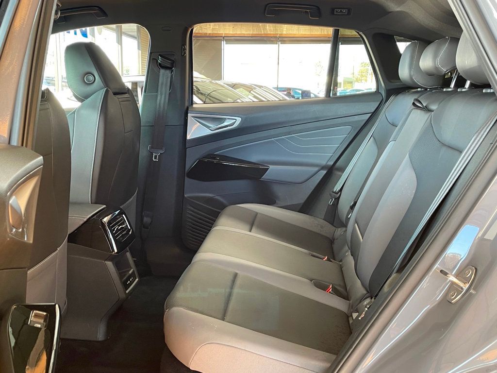2023 Volkswagen ID.4 Pro S Plus AWD - 22946146 - 18