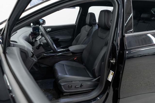 2023 Volkswagen ID.4 Pro S Plus AWD - 23014664 - 8