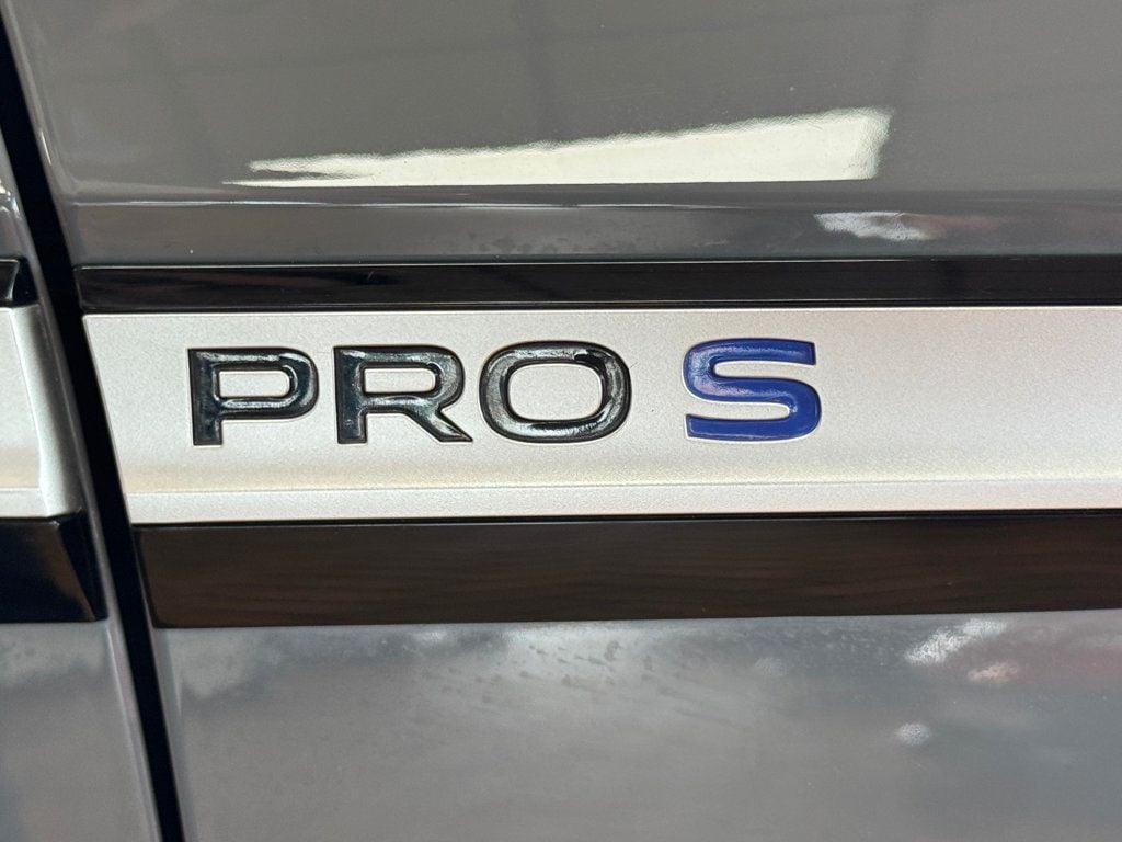 2023 Volkswagen ID.4 Pro S photo 22