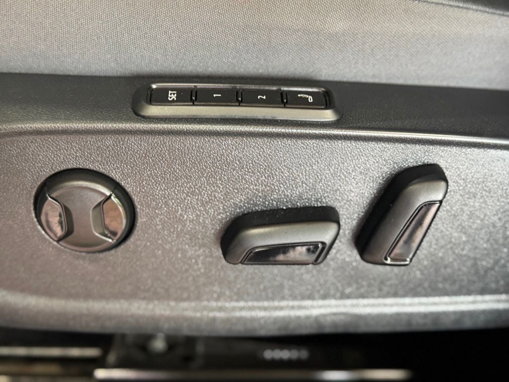 2023 Volkswagen ID.4 Pro S photo 31