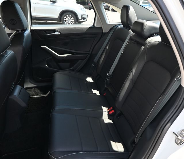 2023 Volkswagen Jetta SE Automatic - 23013228 - 14
