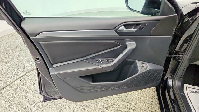 2023 Volkswagen Jetta SE Automatic w/ Power Tilting & Sliding Panoramic Sunroof - 23007588 - 10