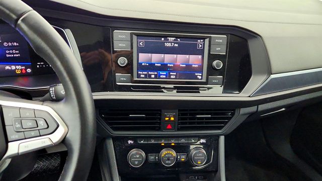 2023 Volkswagen Jetta SE Automatic w/ Power Tilting & Sliding Panoramic Sunroof - 23007588 - 17