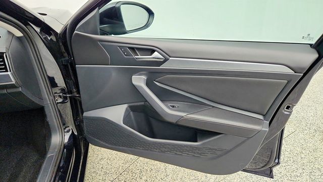 2023 Volkswagen Jetta SE Automatic w/ Power Tilting & Sliding Panoramic Sunroof - 23007588 - 25