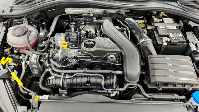 2023 Volkswagen Jetta SE Automatic w/ Power Tilting & Sliding Panoramic Sunroof - 23007588 - 26