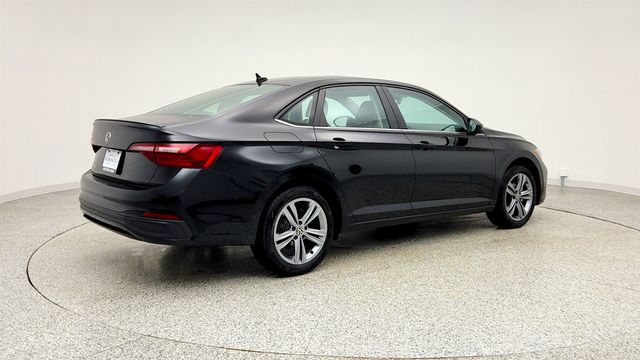 2023 Volkswagen Jetta SE Automatic w/ Power Tilting & Sliding Panoramic Sunroof - 23007588 - 4