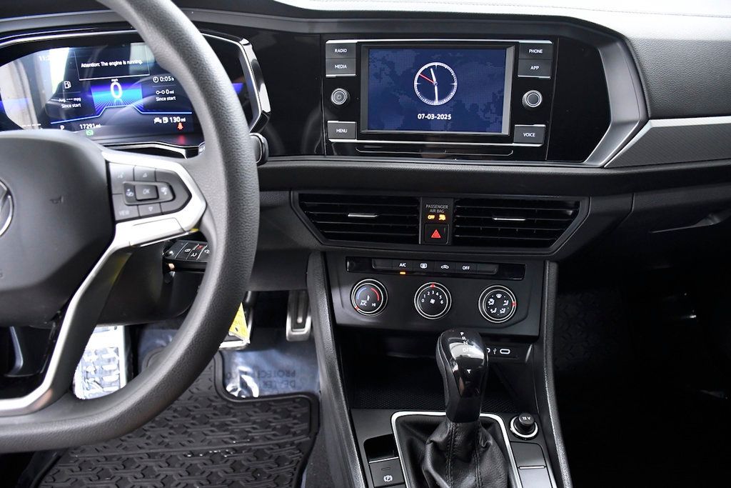 2023 Volkswagen Jetta Sport Automatic - 22880912 - 23